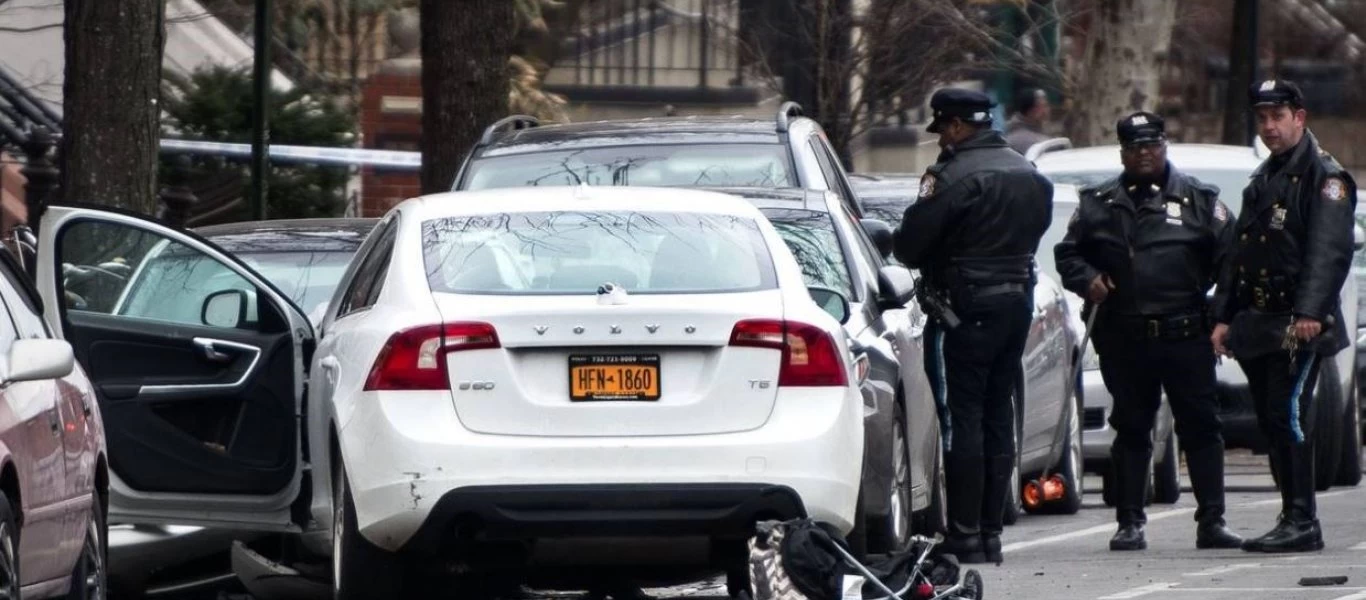 Έκτακτο: Αυτοκίνητο έπεσε πάνω σε πεζούς στο Μπρούκλιν - Πληροφορίες για αρκετούς τραυματίες